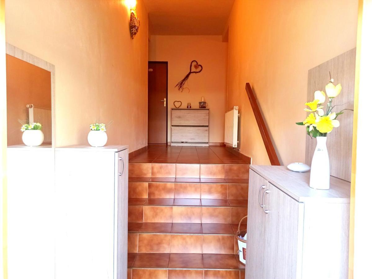 P&P Jicin Apartments - Soukrome 2-3 Luzkove Pokoje S Vlastni Kuchyni A Koupelnou Eksteriør billede