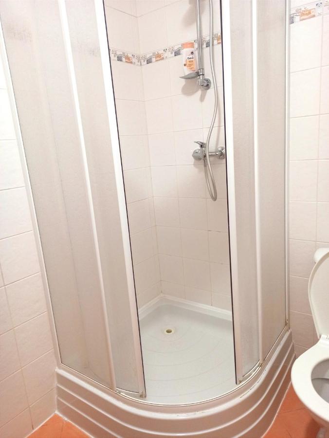 P&P Jicin Apartments - Soukrome 2-3 Luzkove Pokoje S Vlastni Kuchyni A Koupelnou Eksteriør billede