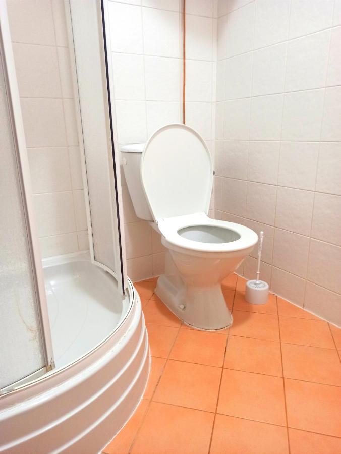 P&P Jicin Apartments - Soukrome 2-3 Luzkove Pokoje S Vlastni Kuchyni A Koupelnou Eksteriør billede