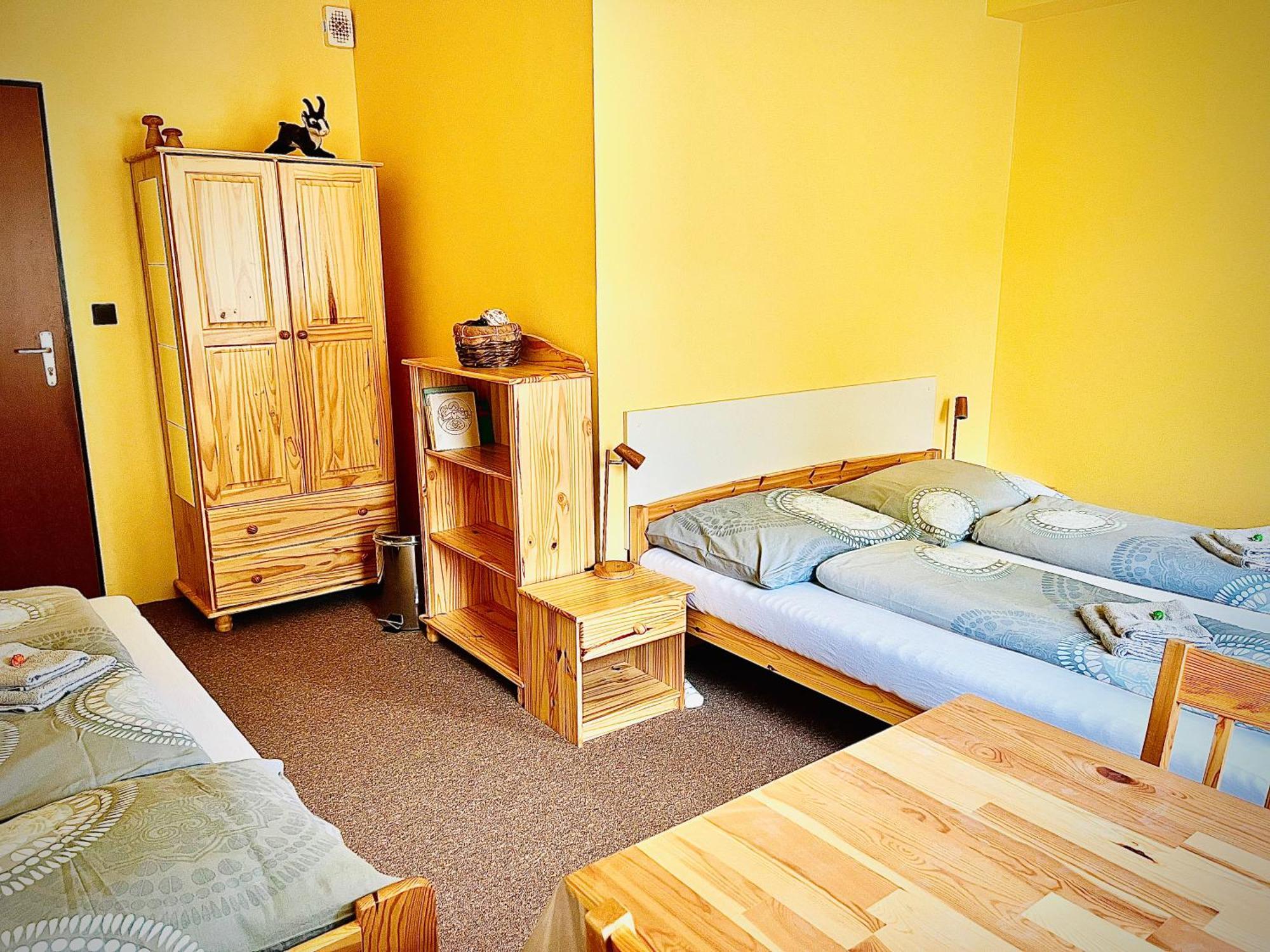 P&P Jicin Apartments - Soukrome 2-3 Luzkove Pokoje S Vlastni Kuchyni A Koupelnou Eksteriør billede