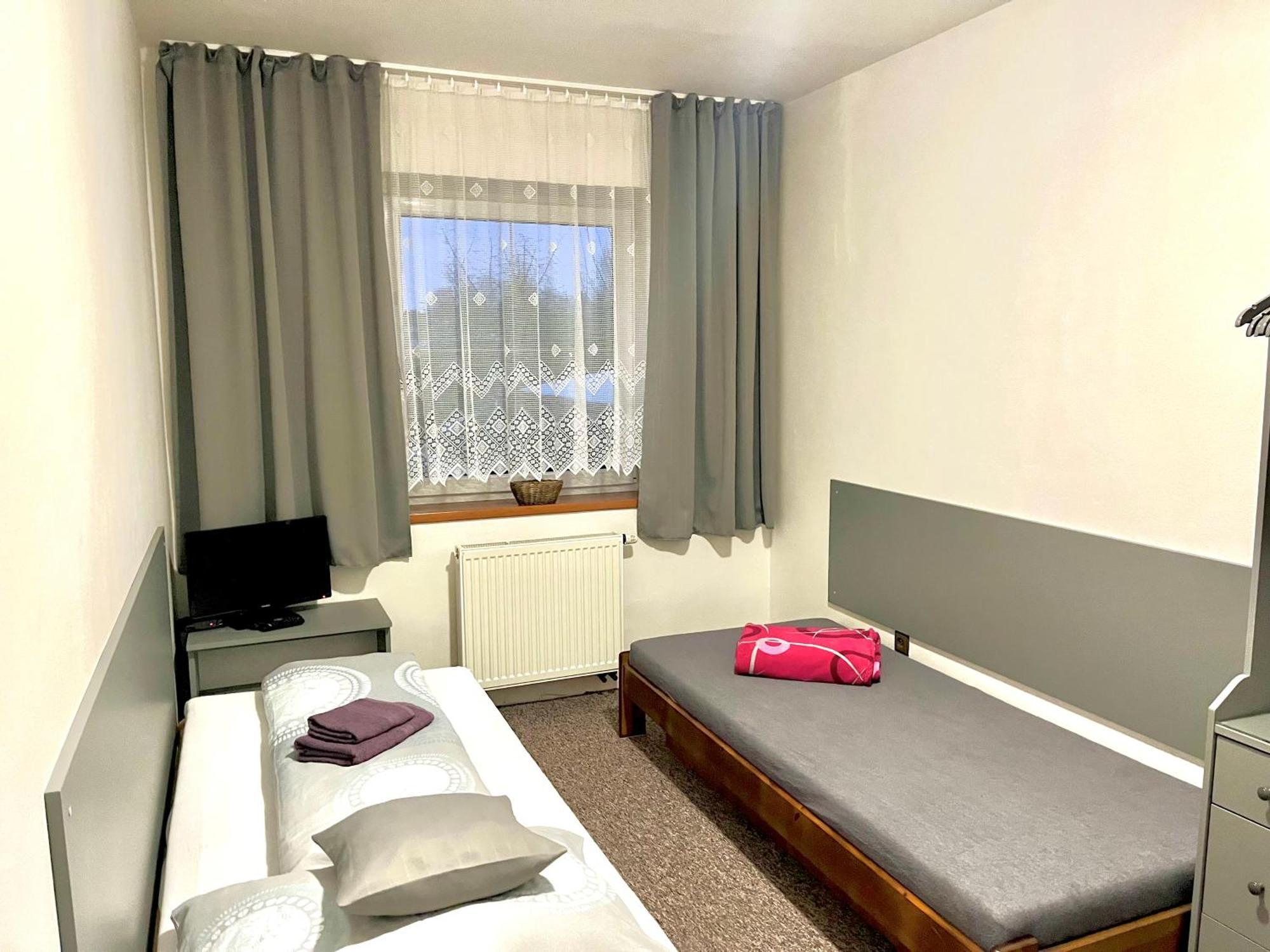 P&P Jicin Apartments - Soukrome 2-3 Luzkove Pokoje S Vlastni Kuchyni A Koupelnou Eksteriør billede